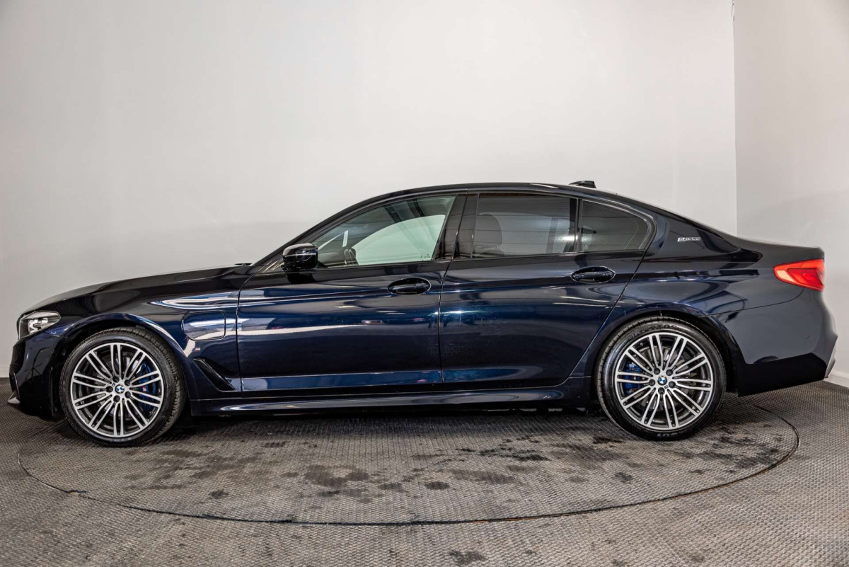 BMW 5 SERIES 2018 (68) 2.0 530E 9.2KWH M SPORT SALOON 4DR PETROL PLUG-IN HYBRID AUTO EURO 6 (S/S) - 2018 - £15,650