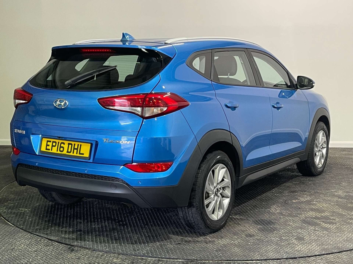 HYUNDAI TUCSON 2016 (16) 1.7 CRDI BLUE DRIVE SE NAV SUV 5DR DIESEL MANUAL EURO 6 (S/S) (116 PS) - 2016 - £7,850