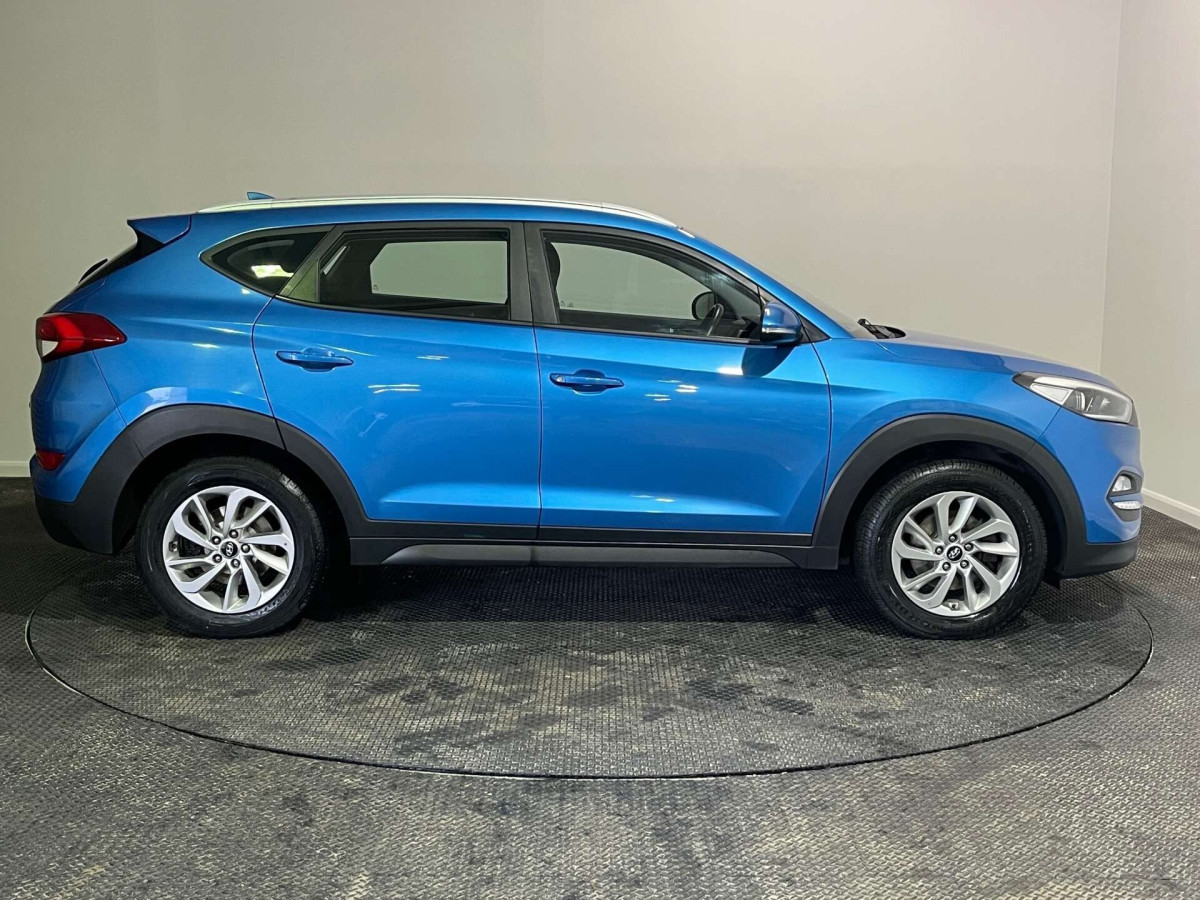 HYUNDAI TUCSON 2016 (16) 1.7 CRDI BLUE DRIVE SE NAV SUV 5DR DIESEL MANUAL EURO 6 (S/S) (116 PS) - 2016 - £7,850