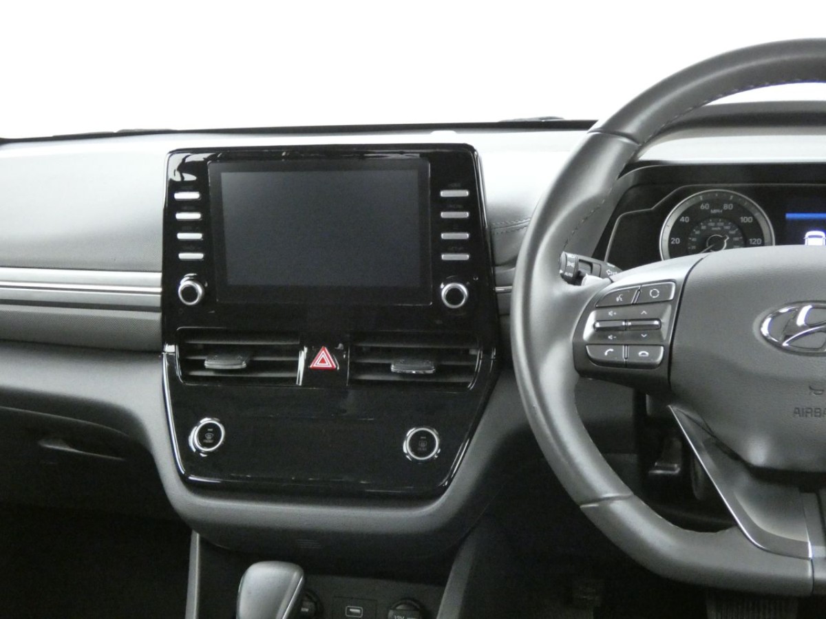 HYUNDAI IONIQ 1.6 SE CONNECT MHEV 5D 140 BHP - 2020 - £16,300