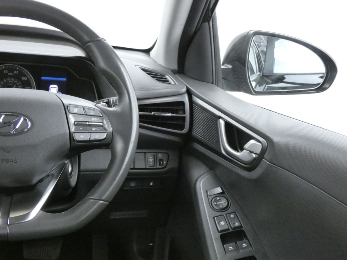 HYUNDAI IONIQ 1.6 SE CONNECT MHEV 5D 140 BHP - 2020 - £16,300