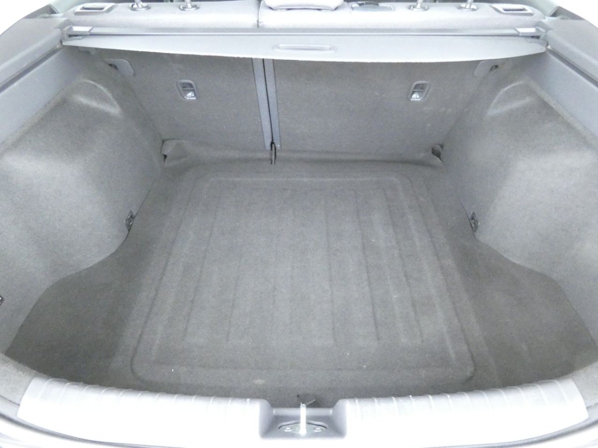 HYUNDAI IONIQ 1.6 SE CONNECT MHEV 5D 140 BHP - 2020 - £16,300