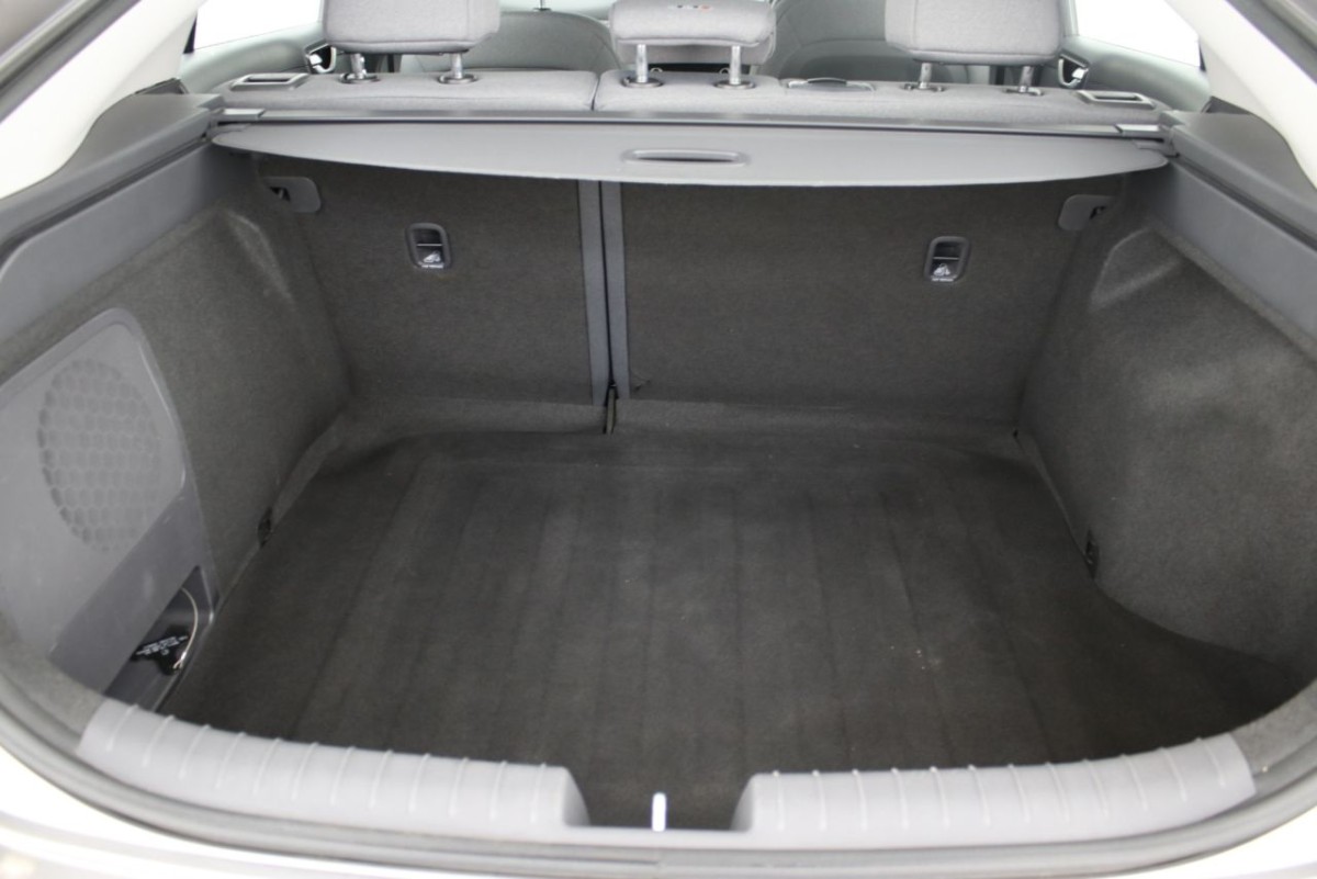 HYUNDAI IONIQ 1.6 PREMIUM MHEV 5D 140 BHP - 2021 - £16,990