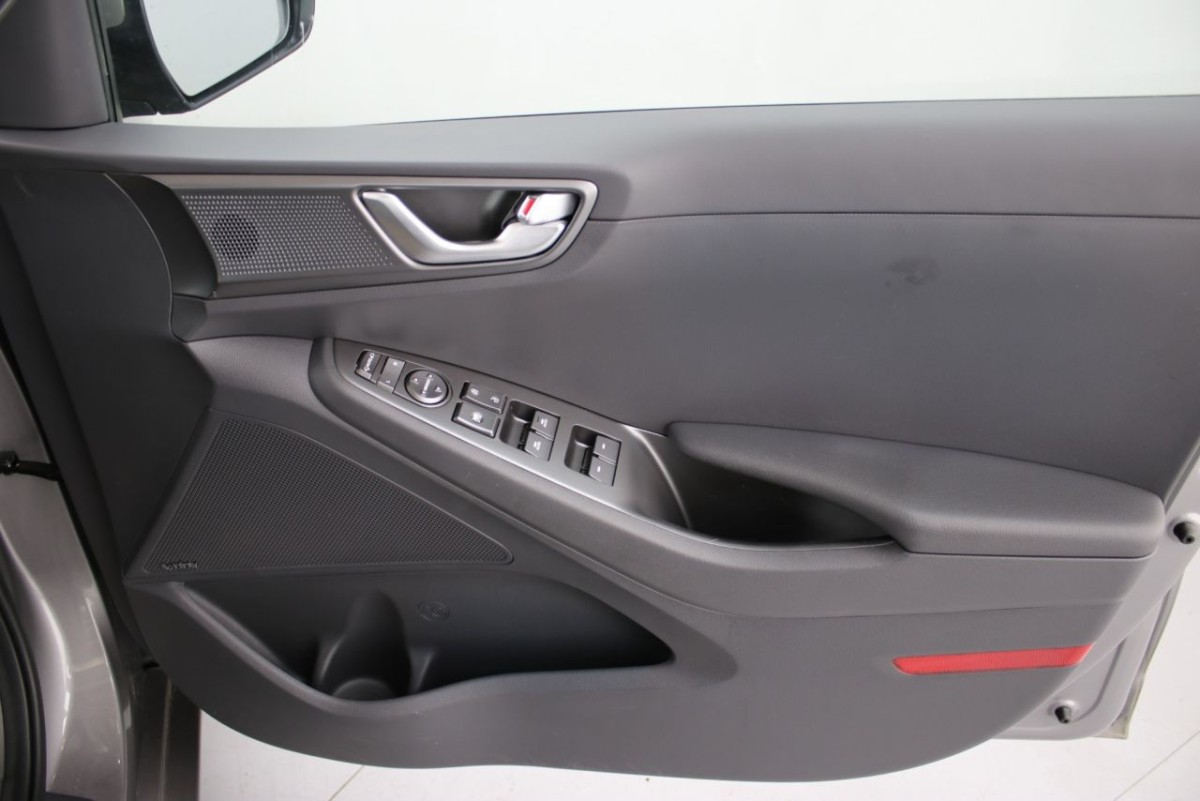 HYUNDAI IONIQ 1.6 PREMIUM MHEV 5D 140 BHP - 2021 - £16,990