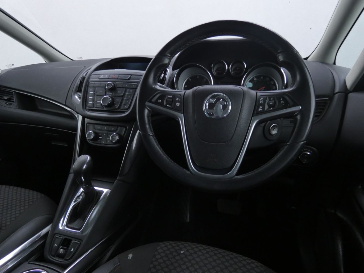VAUXHALL ZAFIRA TOURER 2.0 SE CDTI 5D AUTO 168 BHP MPV - 2015 - £6,700