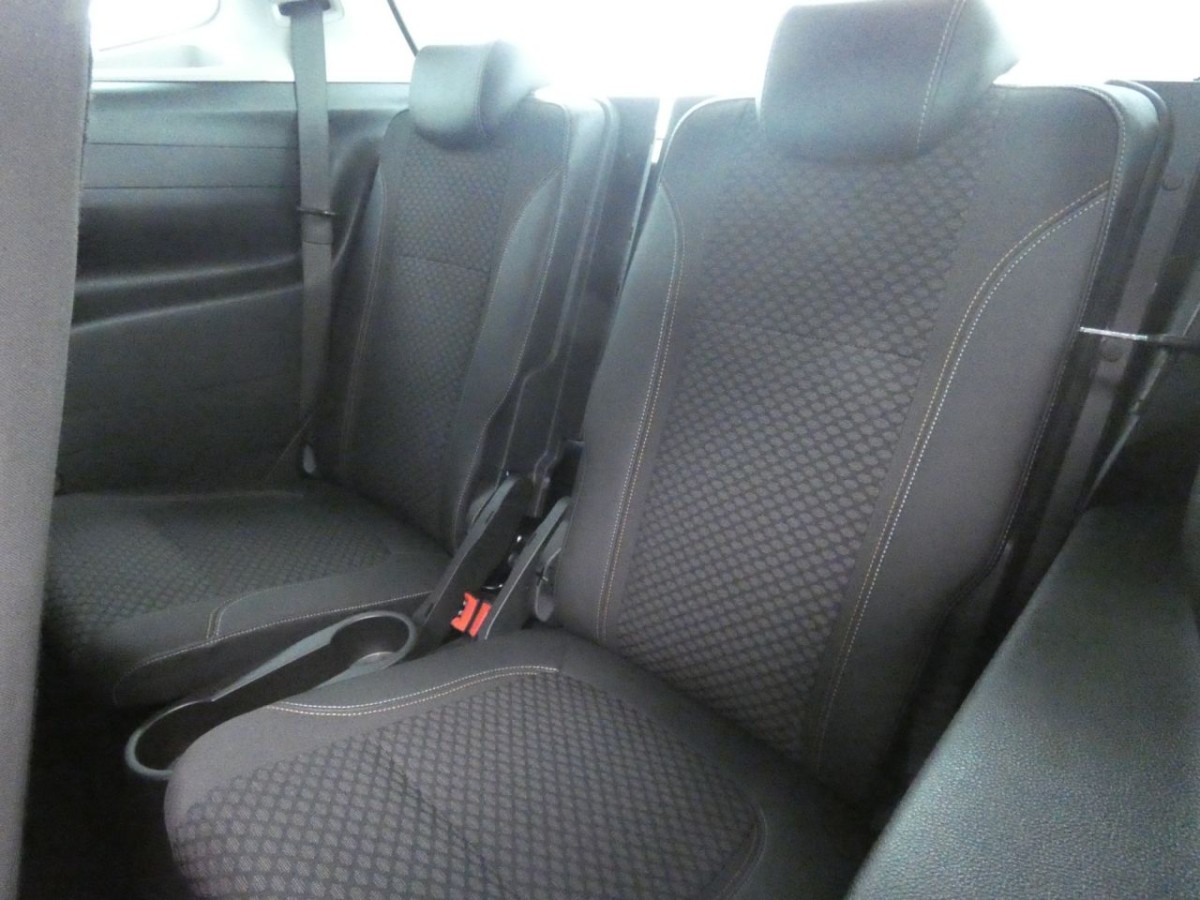 VAUXHALL ZAFIRA TOURER 2.0 SE CDTI 5D AUTO 168 BHP MPV - 2015 - £6,700