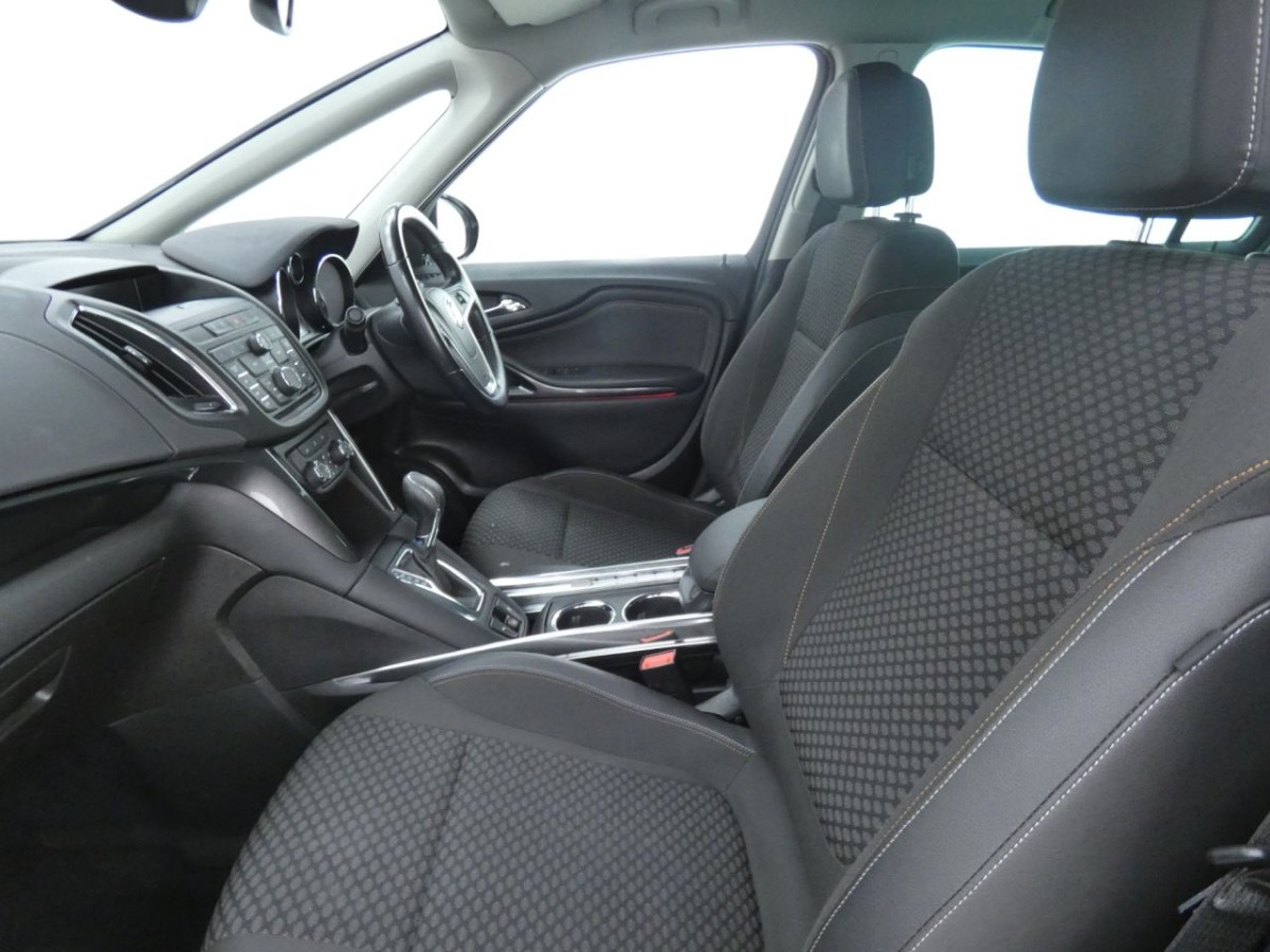 VAUXHALL ZAFIRA TOURER 2.0 SE CDTI 5D AUTO 168 BHP MPV - 2015 - £6,700