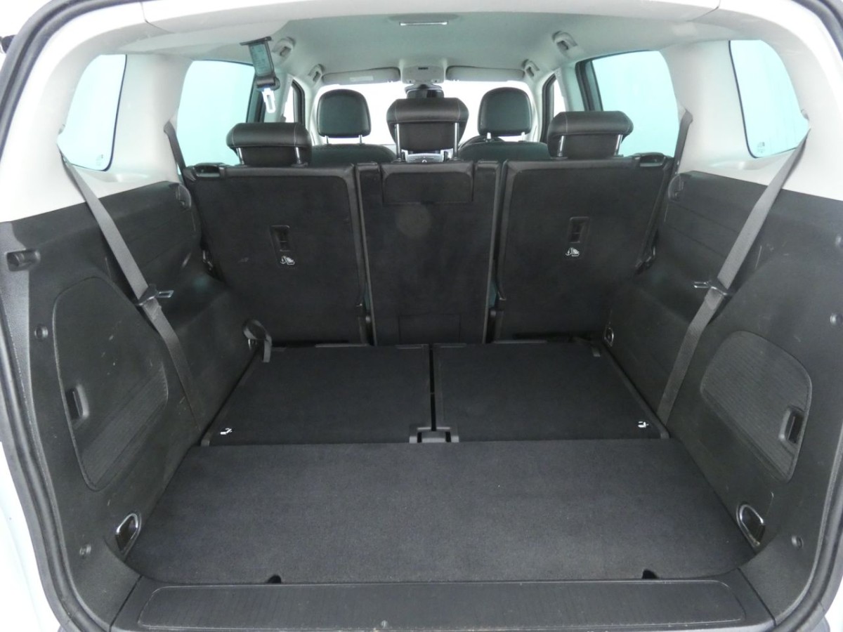 VAUXHALL ZAFIRA TOURER 2.0 SE CDTI 5D AUTO 168 BHP MPV - 2015 - £6,700