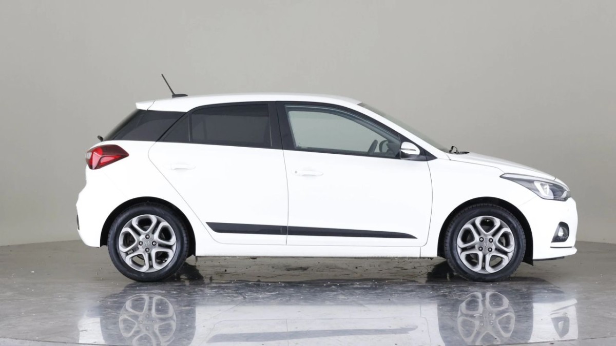 HYUNDAI I20 1.0 T-GDI PREMIUM NAV 5D 99 BHP - 2018 - £12,700