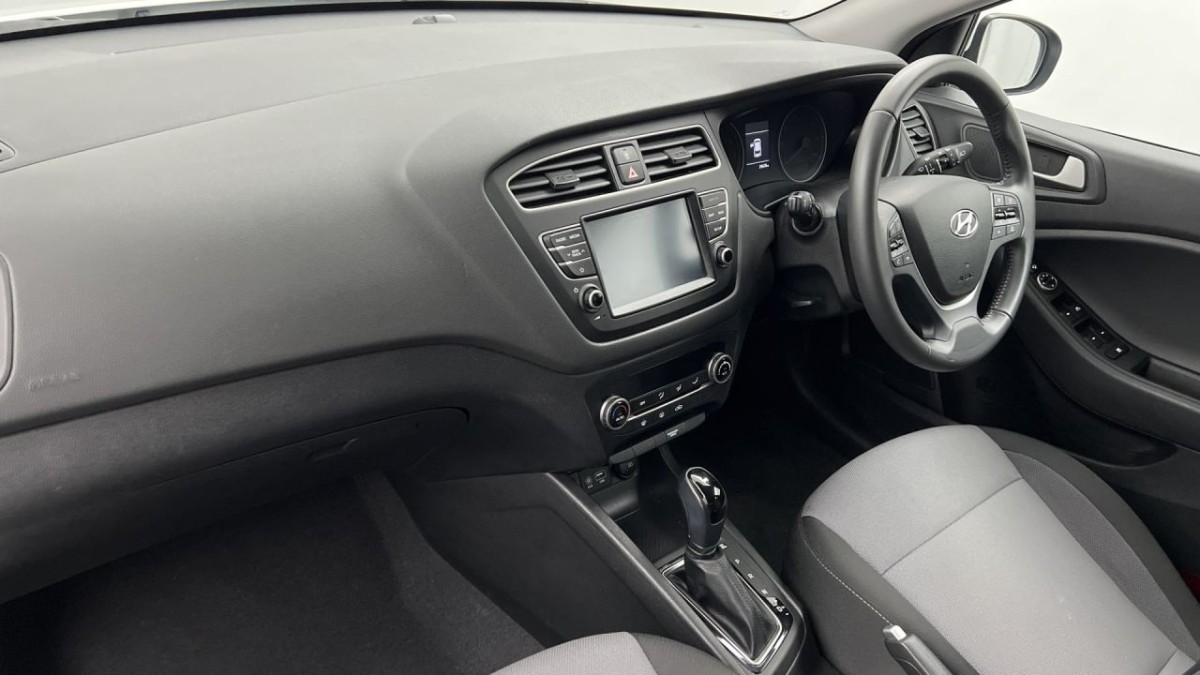 HYUNDAI I20 1.0 T-GDI PREMIUM NAV 5D 99 BHP - 2018 - £12,700