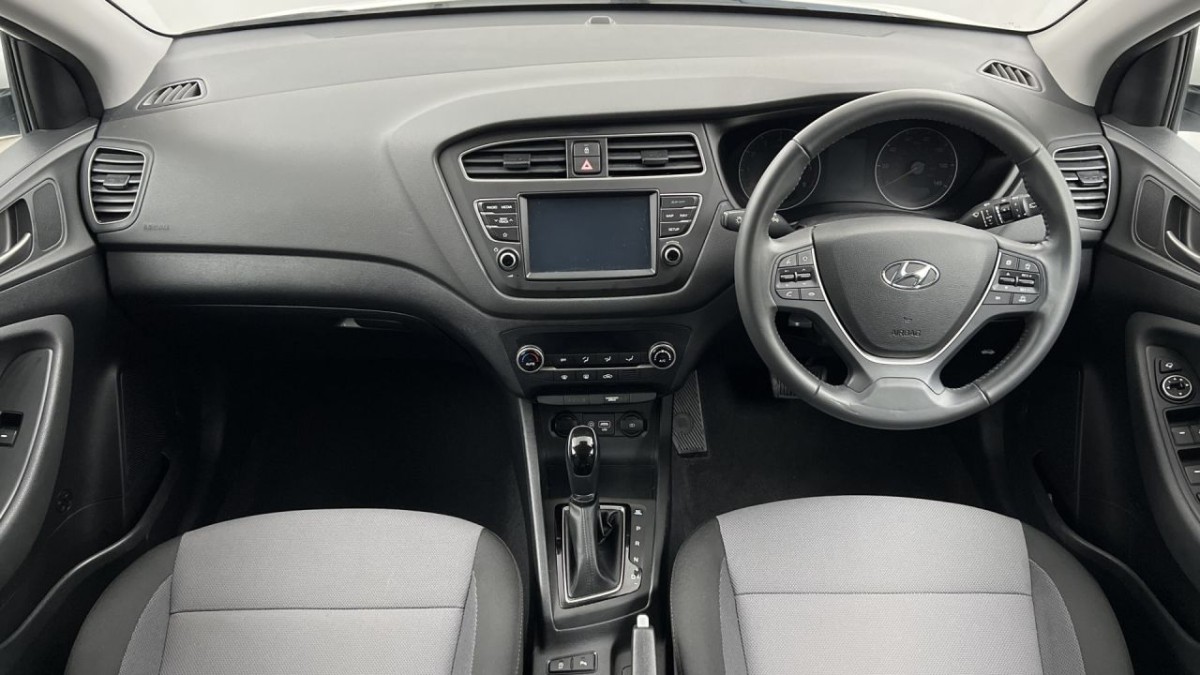 HYUNDAI I20 1.0 T-GDI PREMIUM NAV 5D 99 BHP - 2018 - £12,700