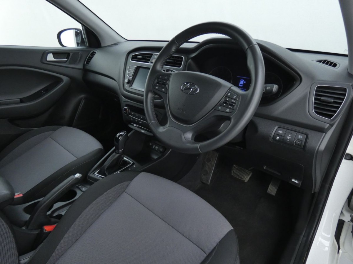 HYUNDAI I20 1.0 T-GDI PREMIUM NAV 5D 99 BHP - 2018 - £12,700