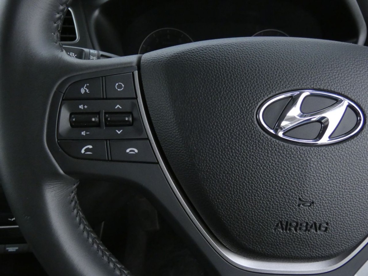 HYUNDAI I20 1.0 T-GDI PREMIUM NAV 5D 99 BHP - 2018 - £12,700