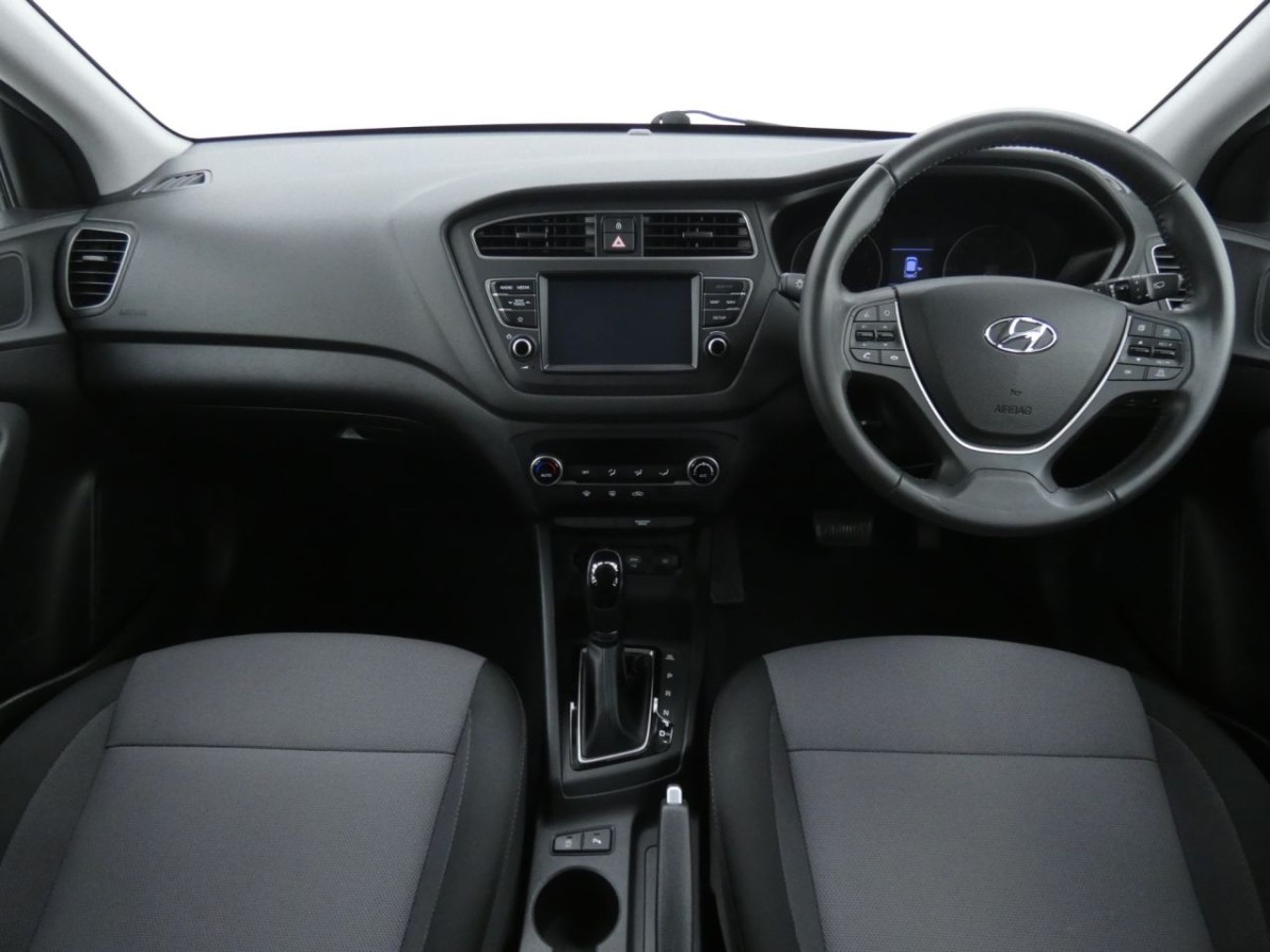 HYUNDAI I20 1.0 T-GDI PREMIUM NAV 5D 99 BHP - 2018 - £12,700