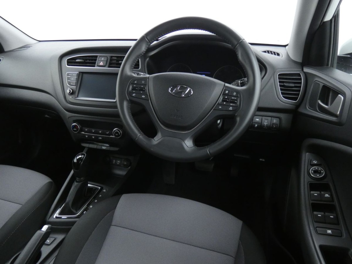HYUNDAI I20 1.0 T-GDI PREMIUM NAV 5D 99 BHP - 2018 - £12,700