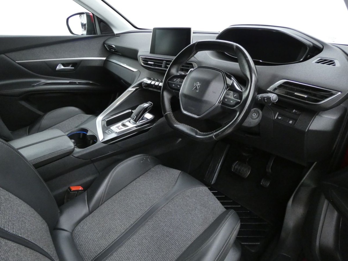 PEUGEOT 3008 1.2 PURETECH S/S ALLURE 5D 129 BHP - 2020 - £16,700