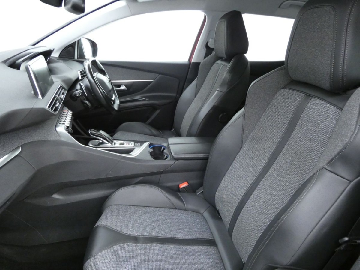 PEUGEOT 3008 1.2 PURETECH S/S ALLURE 5D 129 BHP - 2020 - £16,700