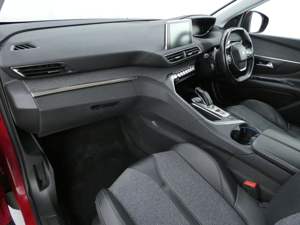 PEUGEOT 3008 1.2 PURETECH S/S ALLURE 5D 129 BHP - 2020 - £16,700