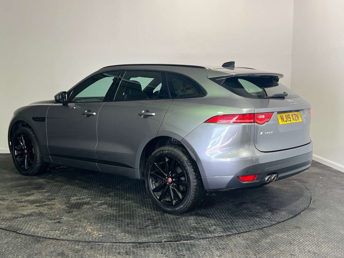 JAGUAR F-PACE 2019 (19) 2.0 D180 CHEQUERED FLAG SUV 5DR DIESEL AUTO AWD EURO 6 (S/S) (180 PS) - 2019 - £18,250