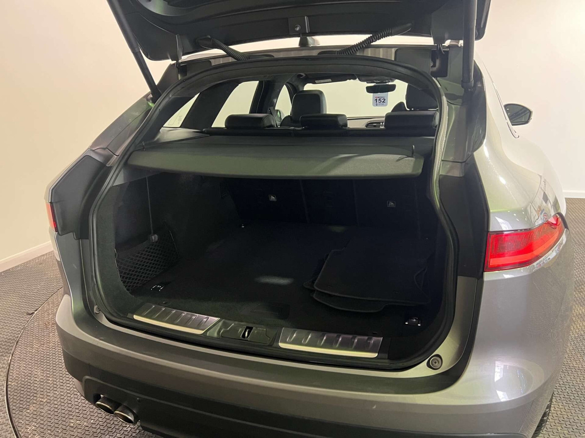 JAGUAR F-PACE 2019 (19) 2.0 D180 CHEQUERED FLAG SUV 5DR DIESEL AUTO AWD EURO 6 (S/S) (180 PS) - 2019 - £18,250