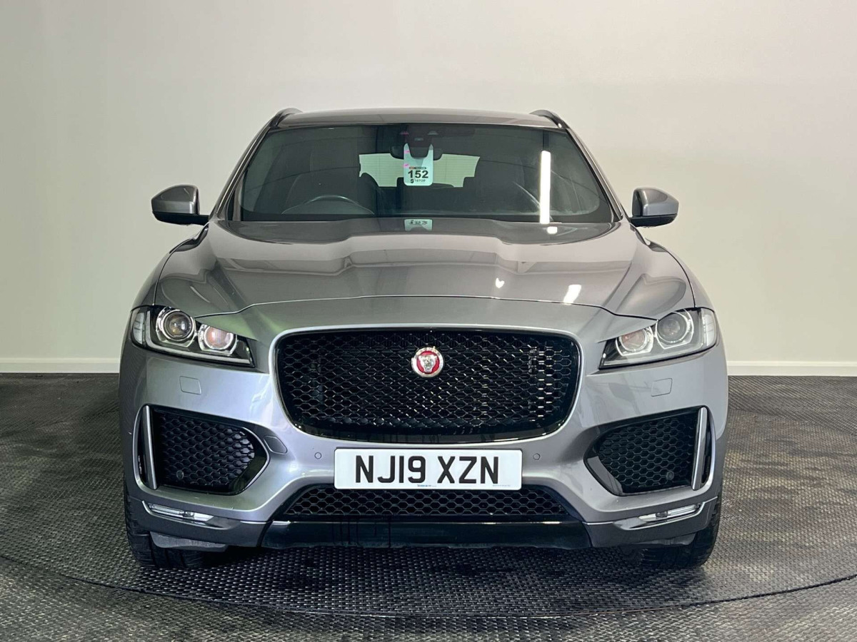 JAGUAR F-PACE 2019 (19) 2.0 D180 CHEQUERED FLAG SUV 5DR DIESEL AUTO AWD EURO 6 (S/S) (180 PS) - 2019 - £18,250