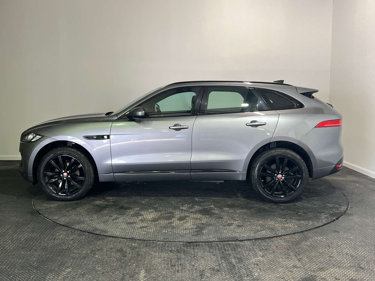 JAGUAR F-PACE 2019 (19) 2.0 D180 CHEQUERED FLAG SUV 5DR DIESEL AUTO AWD EURO 6 (S/S) (180 PS) - 2019 - £18,250