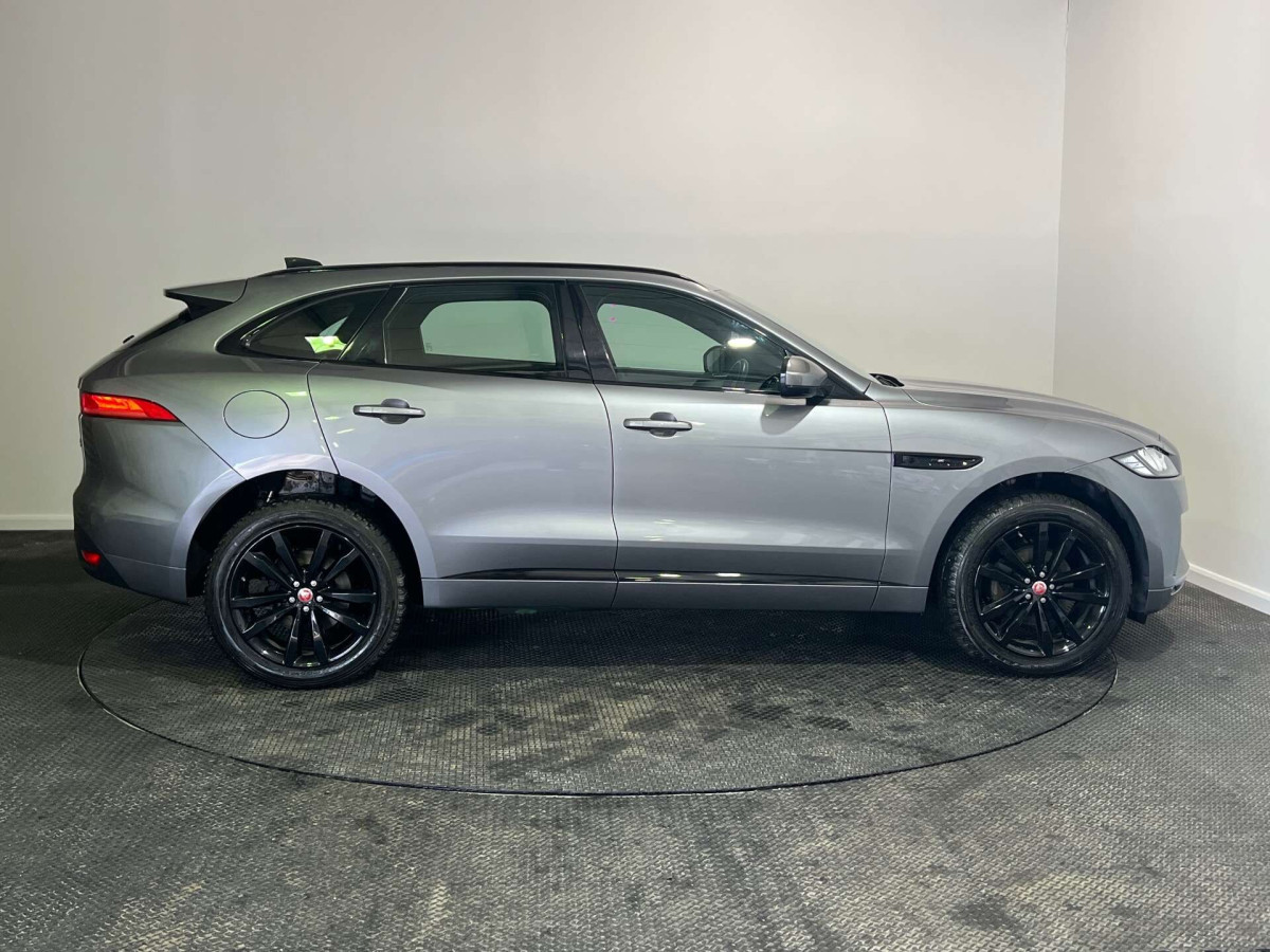 JAGUAR F-PACE 2019 (19) 2.0 D180 CHEQUERED FLAG SUV 5DR DIESEL AUTO AWD EURO 6 (S/S) (180 PS) - 2019 - £18,250