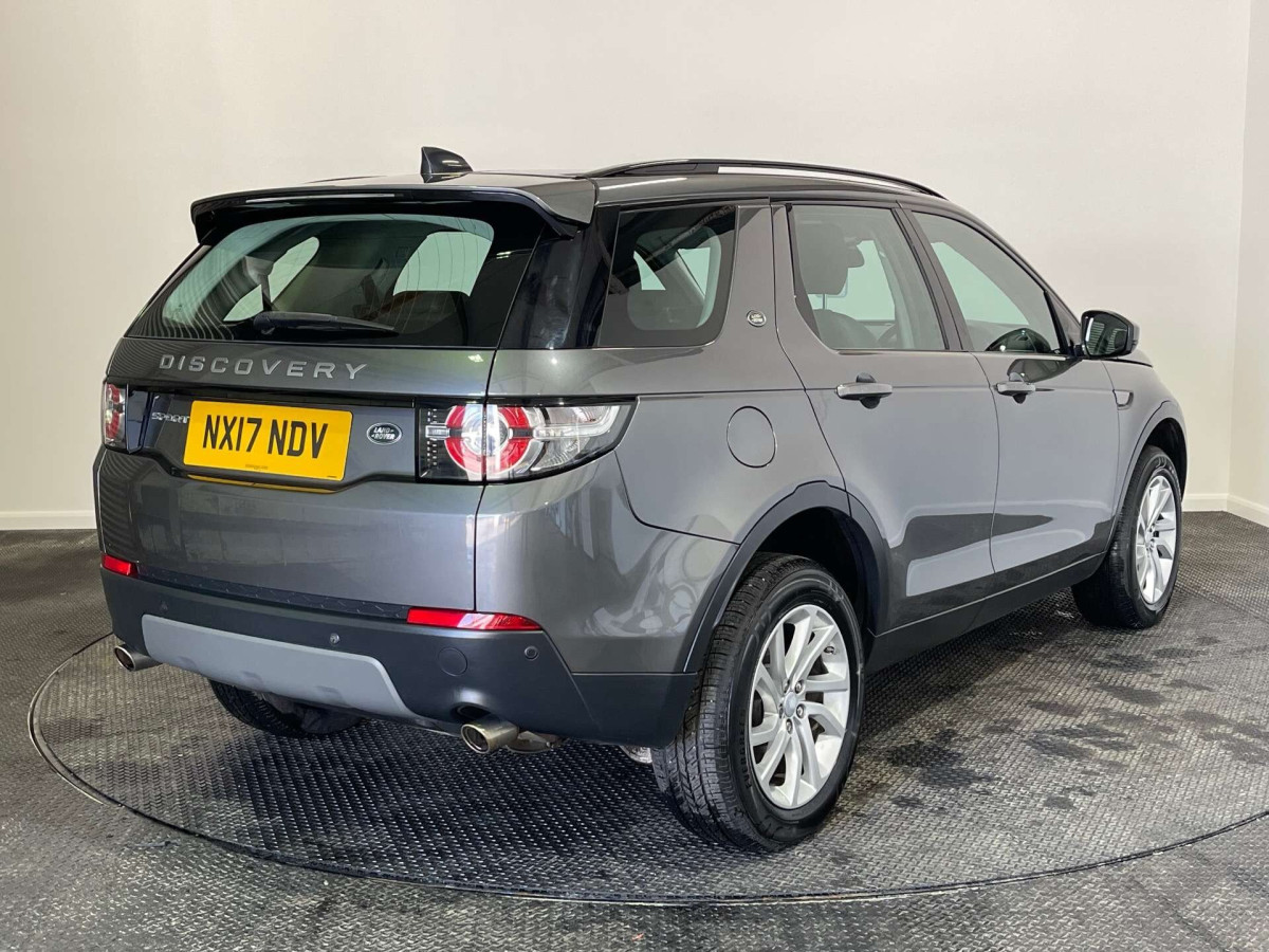 LAND ROVER DISCOVERY SPORT 2017 (17) 2.0 TD4 SE TECH SUV 5DR DIESEL AUTO 4WD EURO 6 (S/S) (180 PS) - 2017 - £9,800