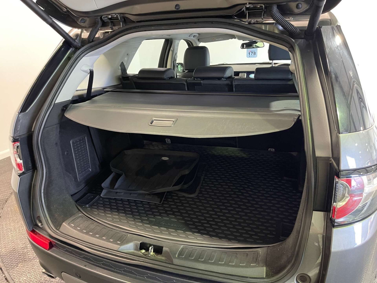 LAND ROVER DISCOVERY SPORT 2017 (17) 2.0 TD4 SE TECH SUV 5DR DIESEL AUTO 4WD EURO 6 (S/S) (180 PS) - 2017 - £9,800