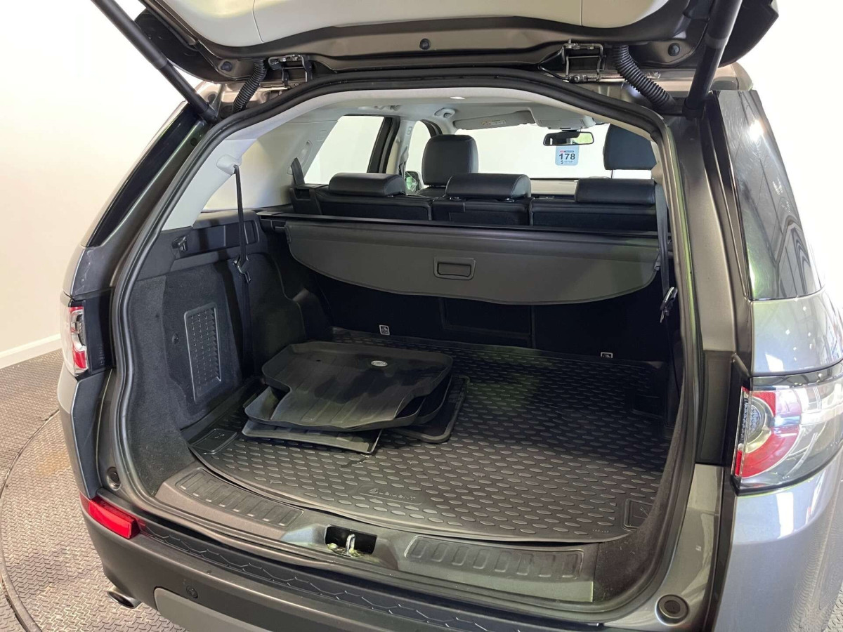 LAND ROVER DISCOVERY SPORT 2017 (17) 2.0 TD4 SE TECH SUV 5DR DIESEL AUTO 4WD EURO 6 (S/S) (180 PS) - 2017 - £9,800