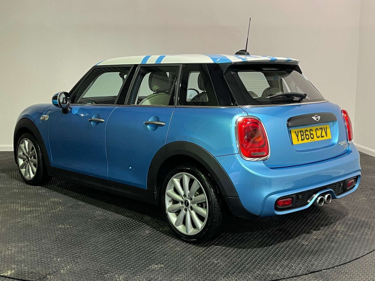 MINI HATCH 2016 (66) 2.0 COOPER SD HATCHBACK 5DR DIESEL MANUAL EURO 6 (S/S) (170 PS) - 2016 - £9,350