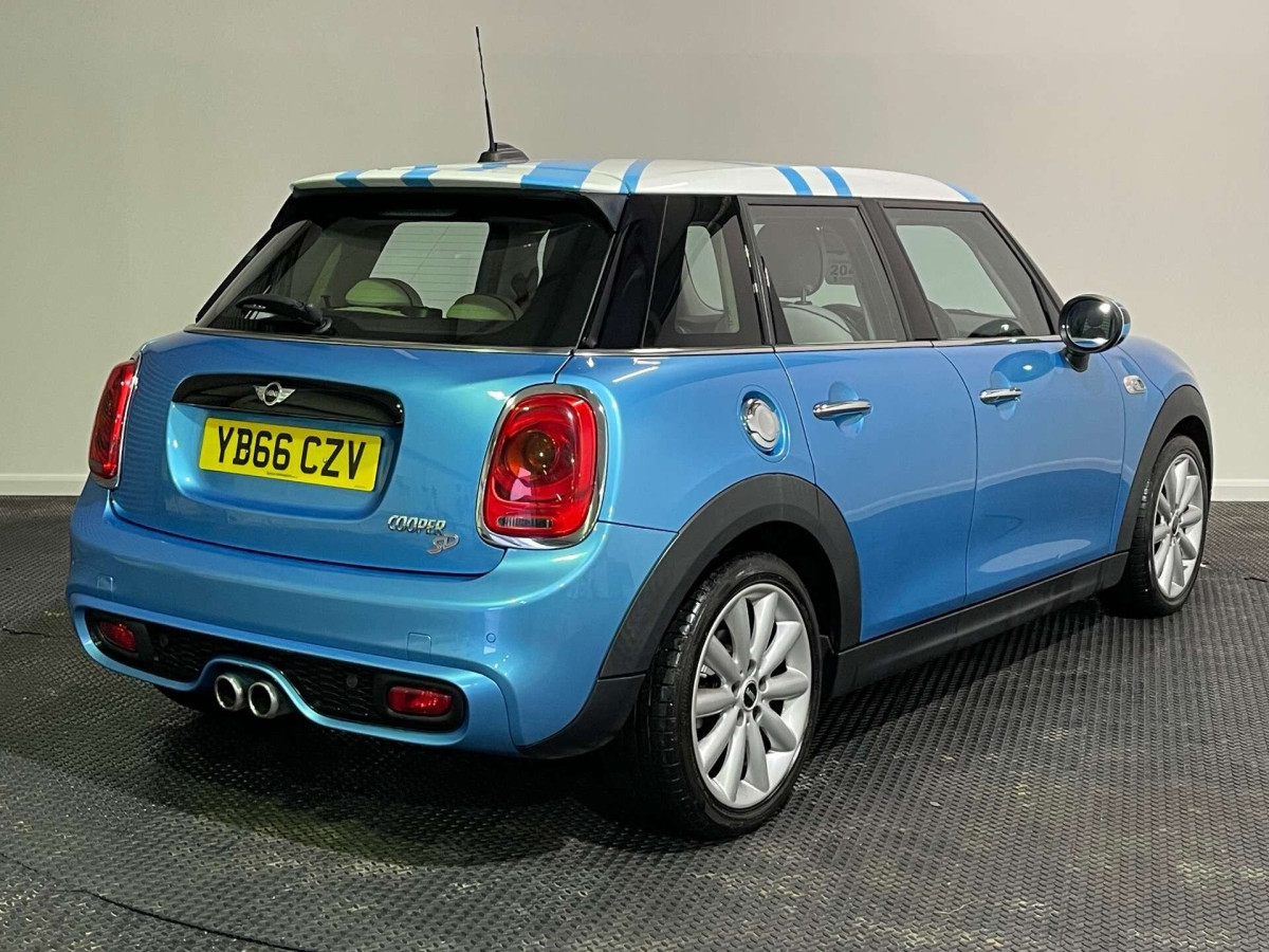 MINI HATCH 2016 (66) 2.0 COOPER SD HATCHBACK 5DR DIESEL MANUAL EURO 6 (S/S) (170 PS) - 2016 - £9,350