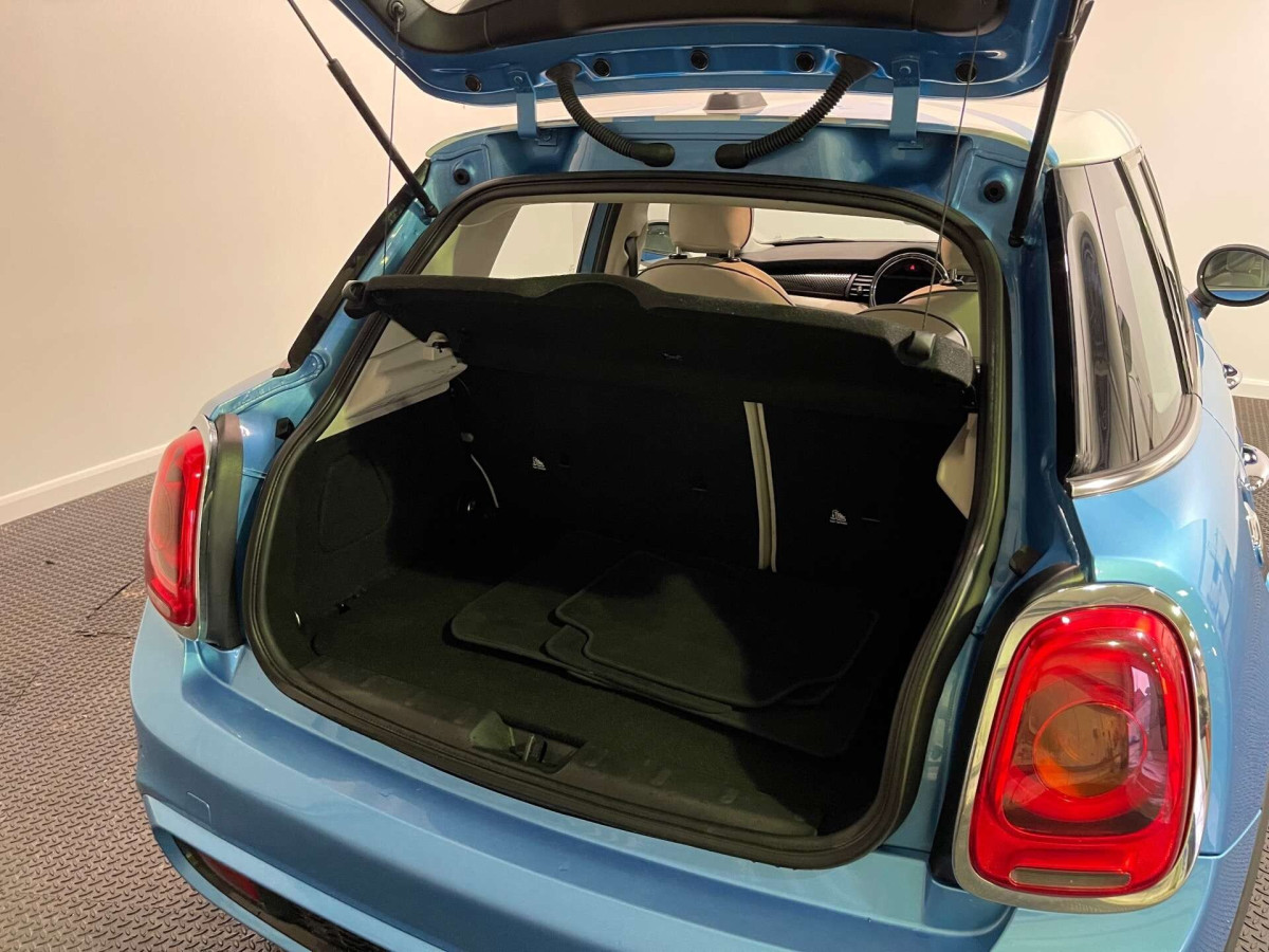 MINI HATCH 2016 (66) 2.0 COOPER SD HATCHBACK 5DR DIESEL MANUAL EURO 6 (S/S) (170 PS) - 2016 - £9,350