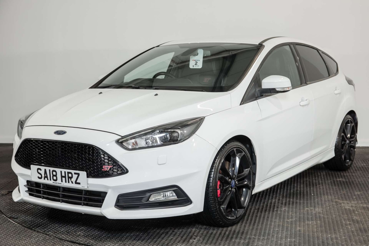 FORD FOCUS 2018 (18) 2.0 TDCI ST-3 HATCHBACK 5DR DIESEL MANUAL EURO 6 (S/S) (185 PS) - 2018 - £13,800
