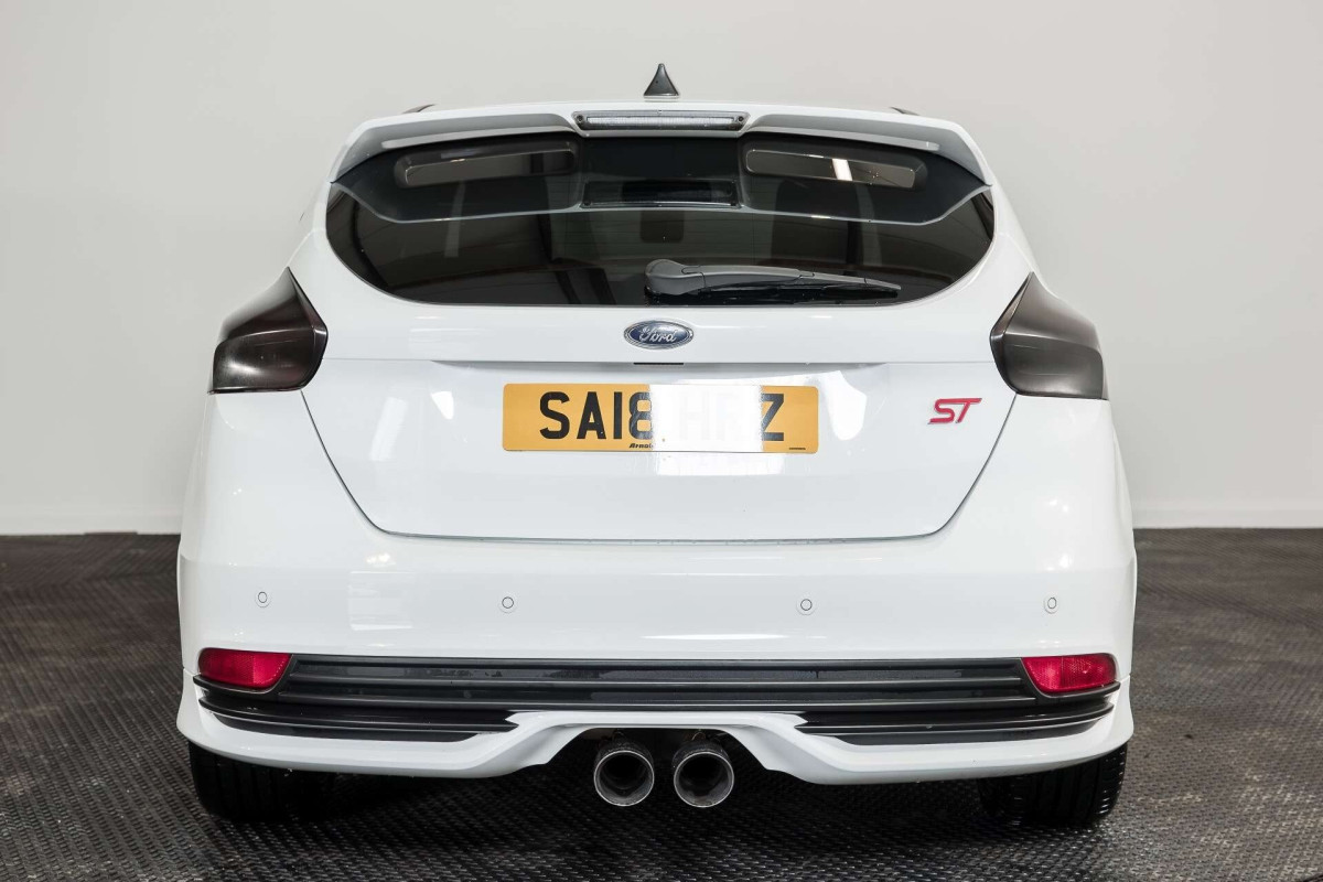 FORD FOCUS 2018 (18) 2.0 TDCI ST-3 HATCHBACK 5DR DIESEL MANUAL EURO 6 (S/S) (185 PS) - 2018 - £13,800