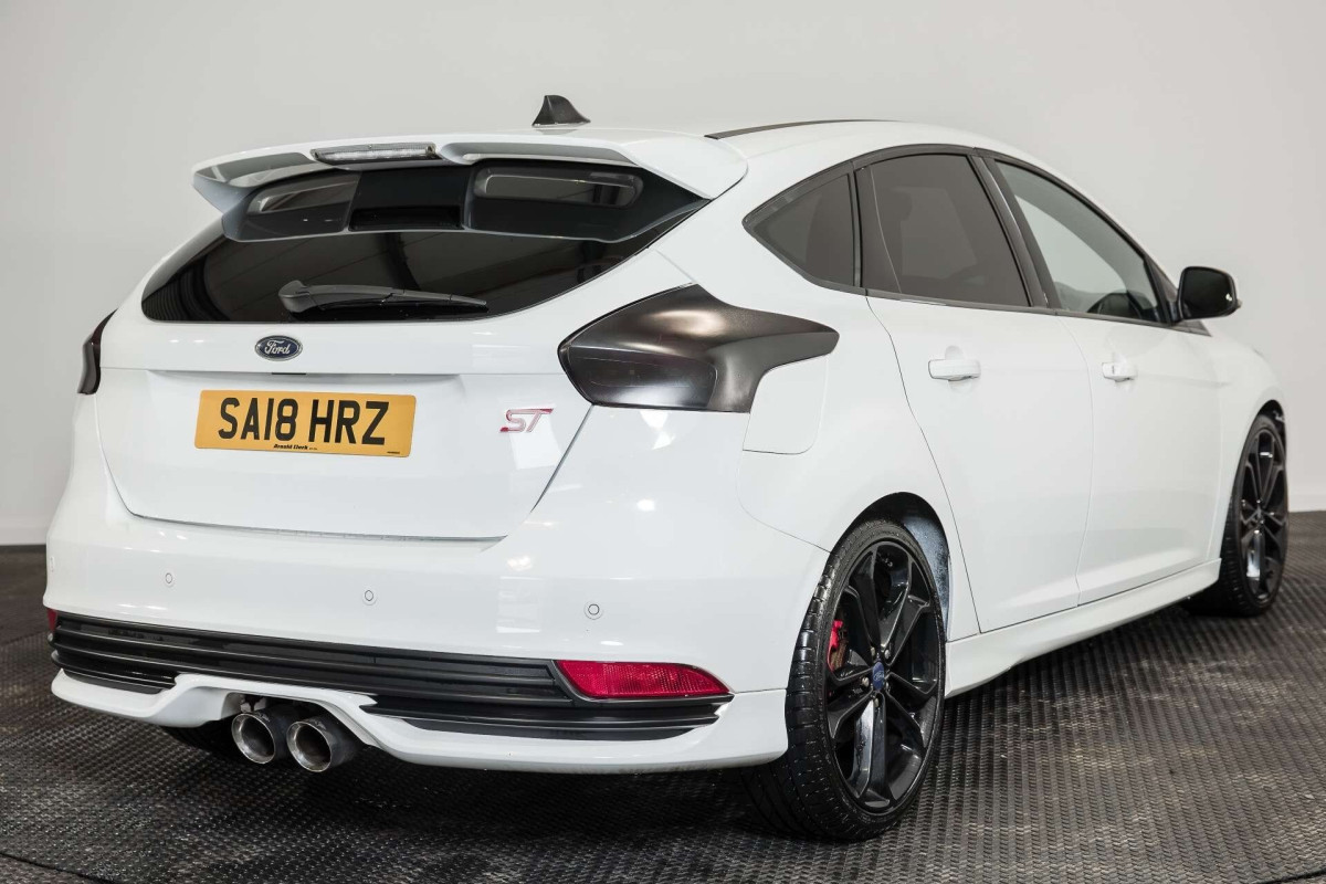 FORD FOCUS 2018 (18) 2.0 TDCI ST-3 HATCHBACK 5DR DIESEL MANUAL EURO 6 (S/S) (185 PS) - 2018 - £13,800