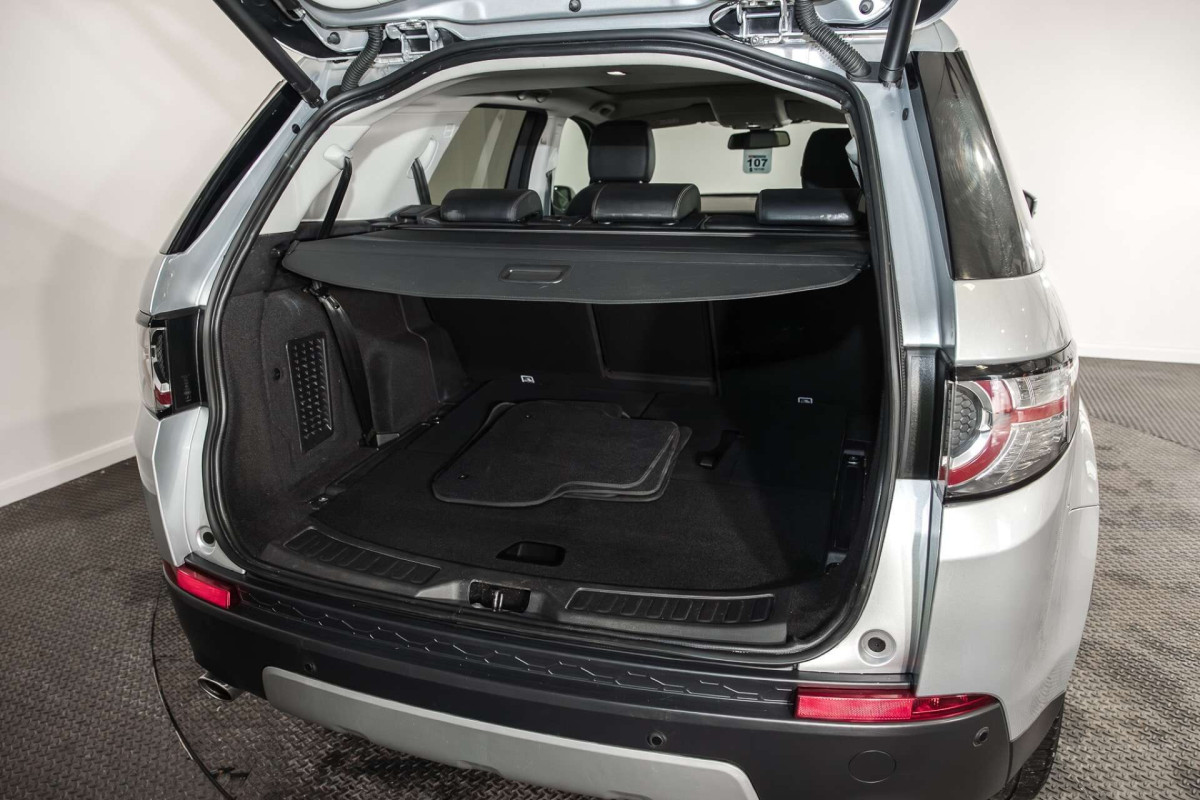 LAND ROVER DISCOVERY SPORT 2017 (67) 2.0 TD4 HSE SUV 5DR DIESEL AUTO 4WD EURO 6 (S/S) (180 PS) - 2017 - £15,500