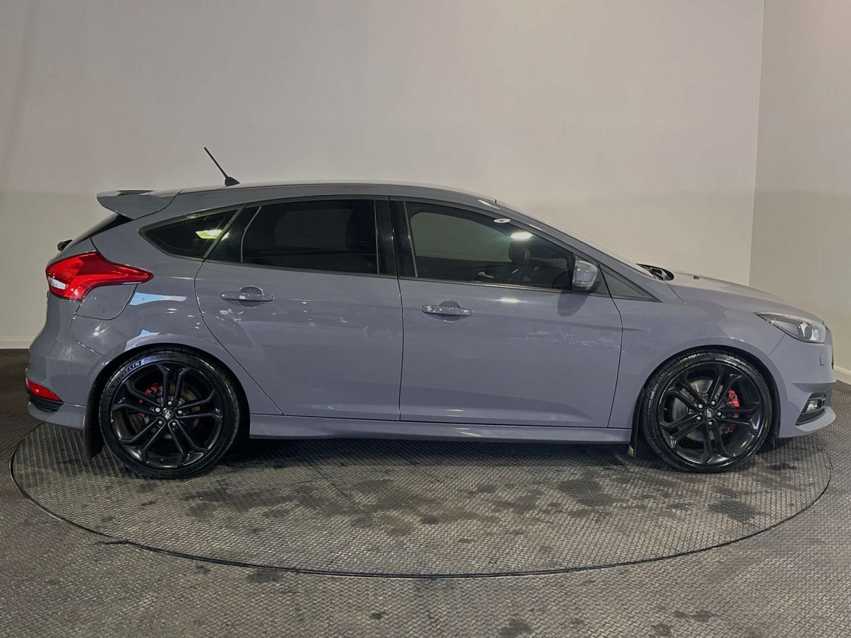 FORD FOCUS 2018 (18) 2.0 TDCI ST-3 HATCHBACK 5DR DIESEL MANUAL EURO 6 (S/S) (185 PS) - 2018 - £13,000