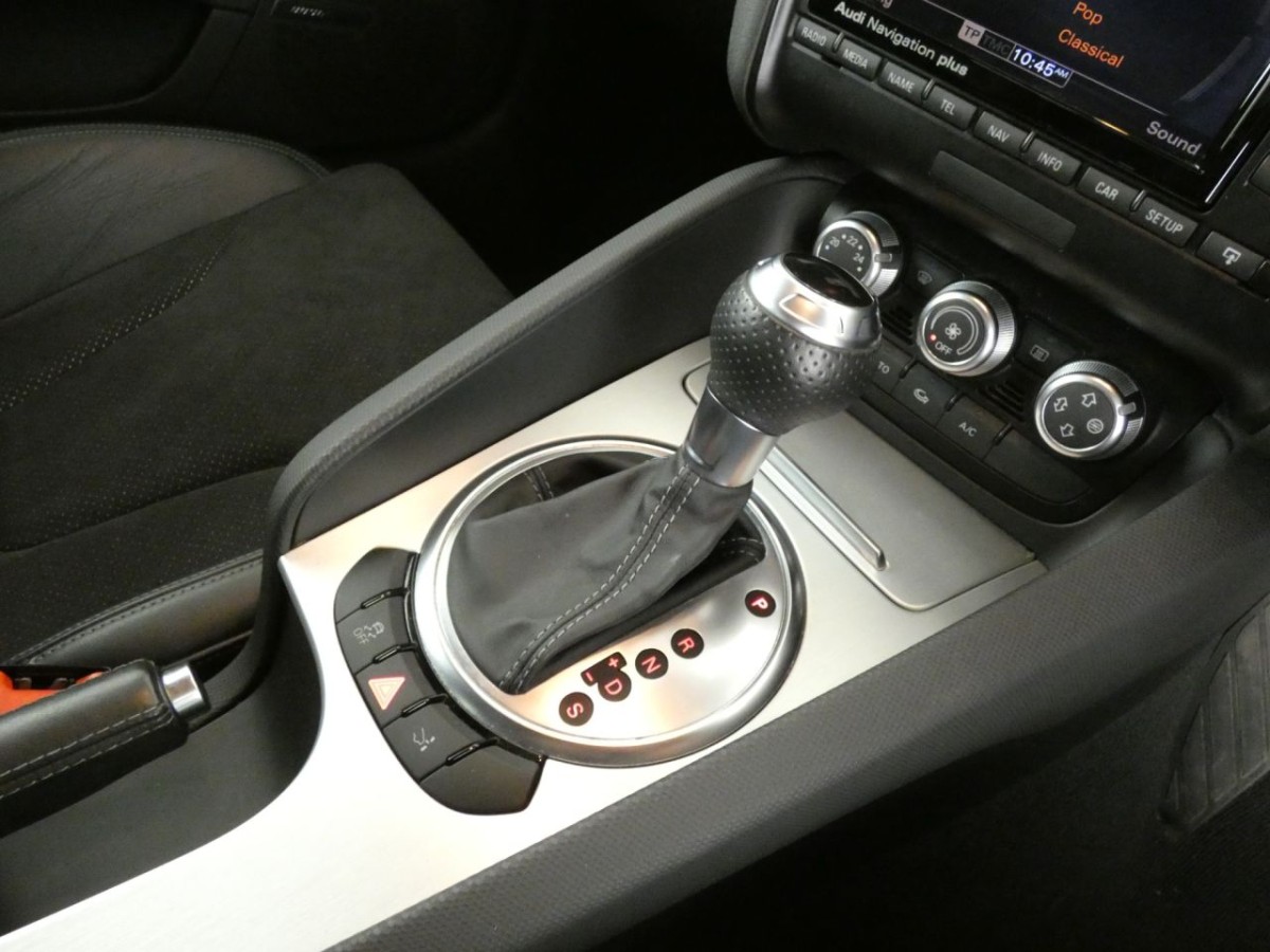 AUDI TT 2.0 TFSI BLACK EDITION 2D 208 BHP - 2013 - £11,990