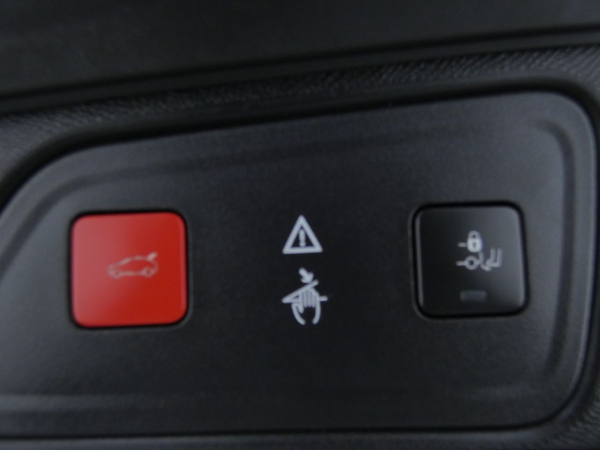 PEUGEOT 3008 1.6 PURETECH S/S GT LINE PREMIUM 5D 179 BHP - 2020 - £15,490