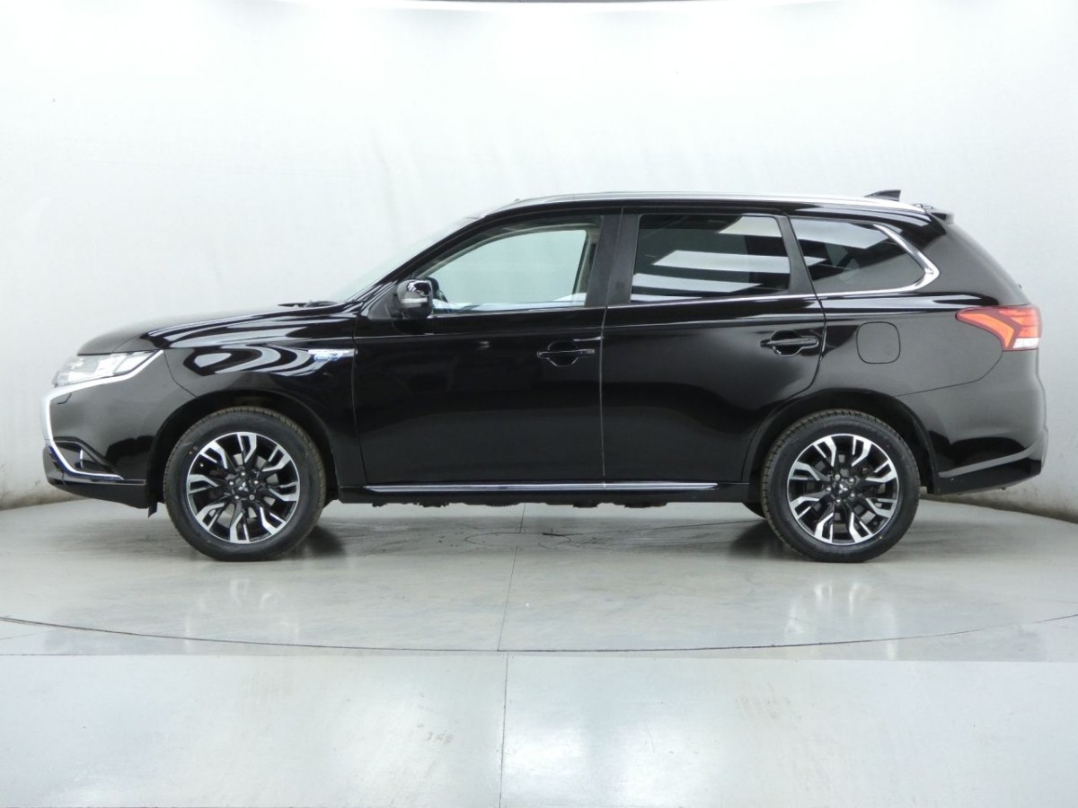 MITSUBISHI OUTLANDER 2.0 PHEV 4H 5D 200 BHP - 2017 - £12,990