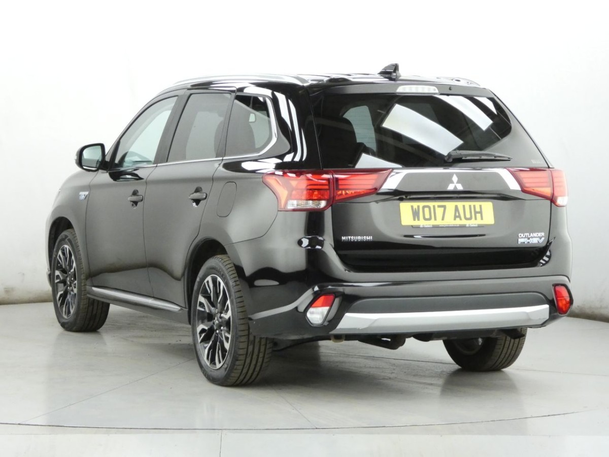 MITSUBISHI OUTLANDER 2.0 PHEV 4H 5D 200 BHP - 2017 - £12,990