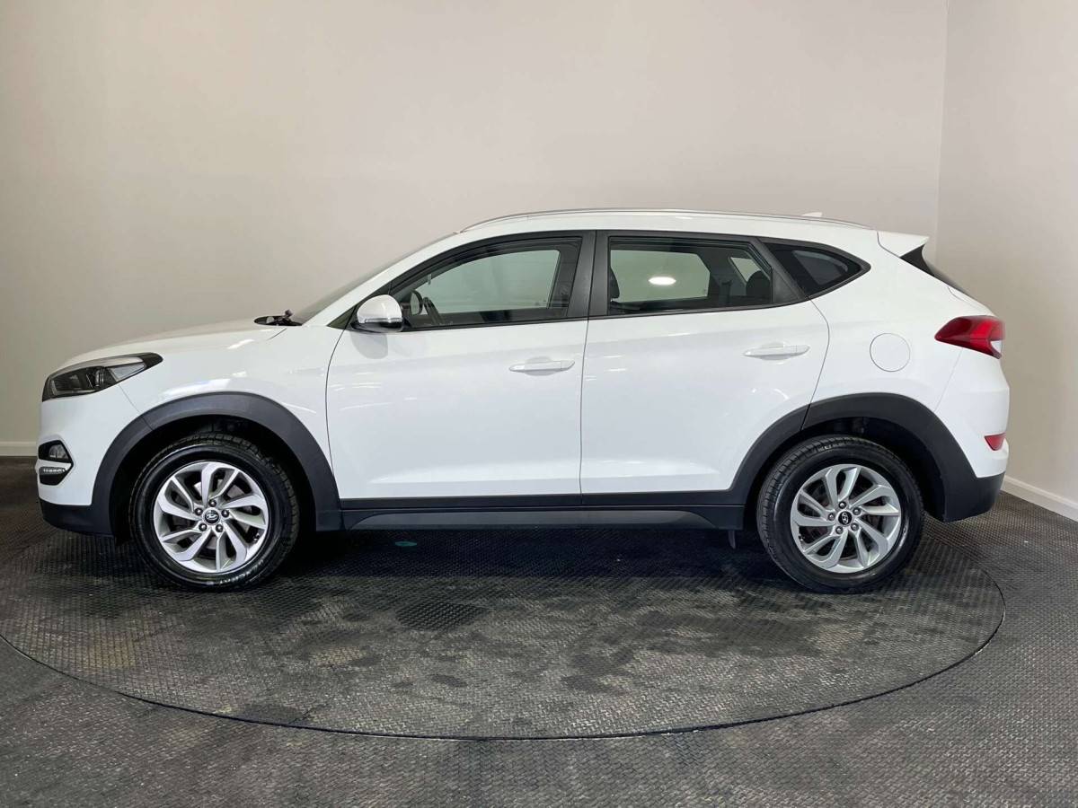 HYUNDAI TUCSON 2018 (18) 1.7 CRDI BLUE DRIVE SE SUV 5DR DIESEL MANUAL EURO 6 (S/S) (116 PS) - 2018 - £8,700