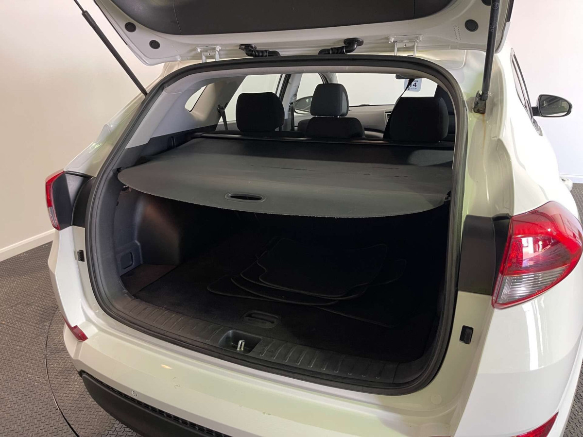HYUNDAI TUCSON 2018 (18) 1.7 CRDI BLUE DRIVE SE SUV 5DR DIESEL MANUAL EURO 6 (S/S) (116 PS) - 2018 - £8,700
