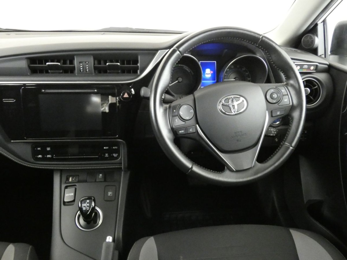TOYOTA AURIS 1.8 VVT-I ICON TECH 5D 135 BHP - 2018 - £14,700