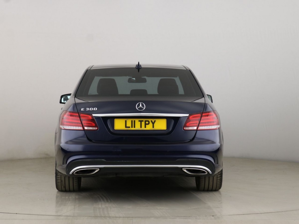 MERCEDES-BENZ E-CLASS 2.1 E300 BLUETEC HYBRID AMG SPORT 4D 202 BHP - 2014 - £11,490
