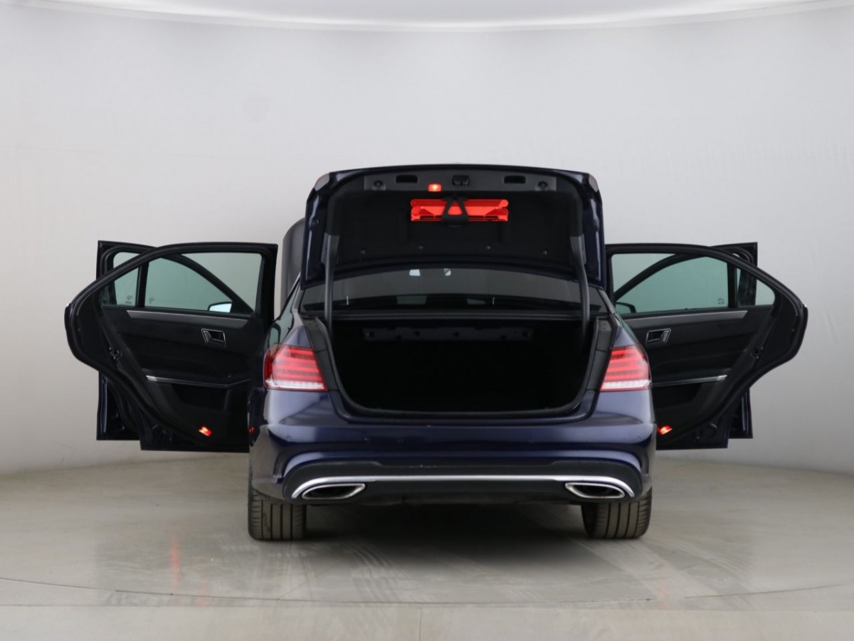 MERCEDES-BENZ E-CLASS 2.1 E300 BLUETEC HYBRID AMG SPORT 4D 202 BHP - 2014 - £11,490