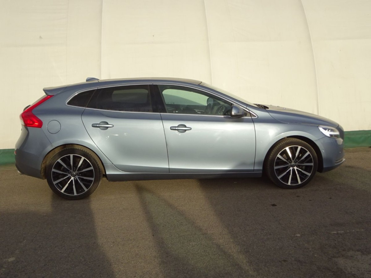VOLVO V40 2.0 D3 INSCRIPTION EDITION 5D 148 BHP - 2019 - £17,790