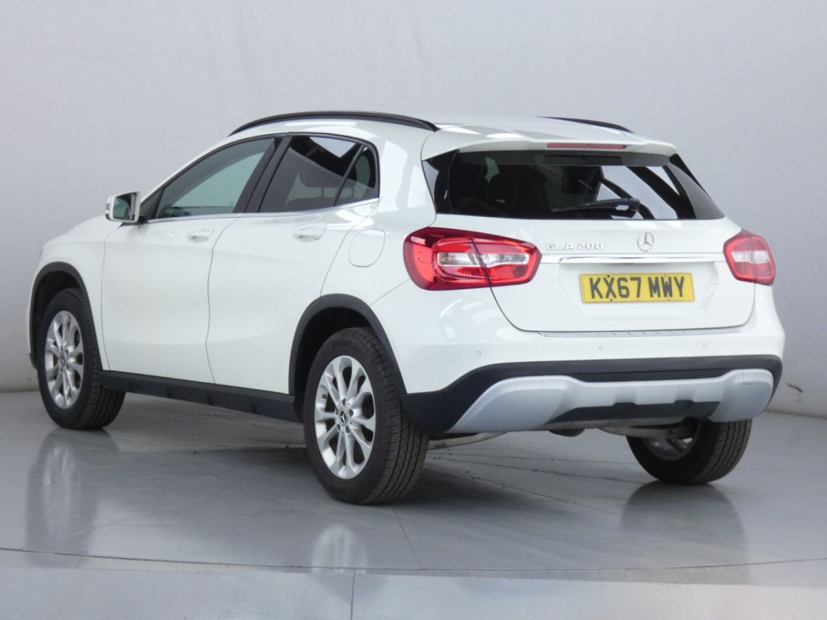 MERCEDES-BENZ GLA-CLASS 1.6 GLA 200 SE 5D 154 BHP ESTATE - 2017 - £14,990