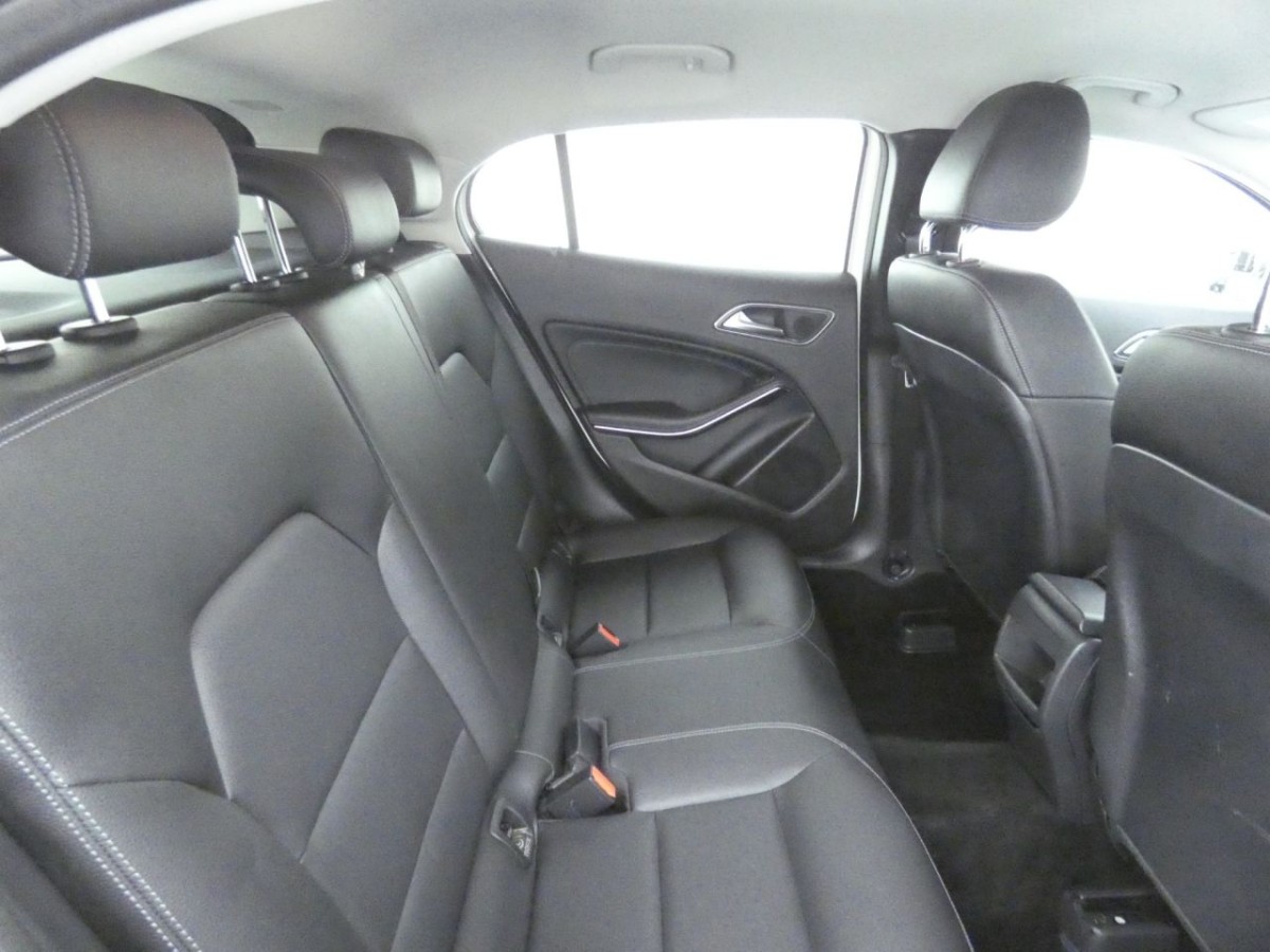 MERCEDES-BENZ GLA-CLASS 1.6 GLA 200 SE 5D 154 BHP ESTATE - 2017 - £14,990